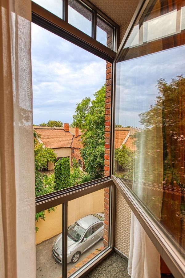 White Lily Apartment Клайпеда Экстерьер фото